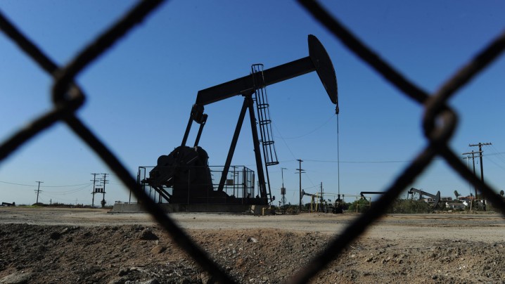 حرکت معکوس اقتصاد به دنبال کاهش قیمت نفت