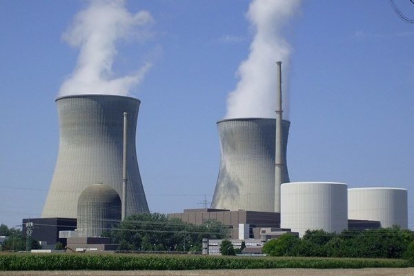 ایران و قزاقستان قرارداد ساخت ۳ نیروگاه برق امضا کردند