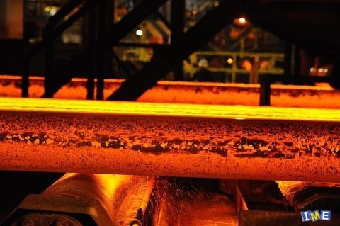 معامله بیش از ۱۰۰ هزار تن فولاد در بورس کالا