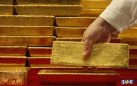 میانگین بهای طلای ٢٠١٧ حدود ١٣٣٨ دلار