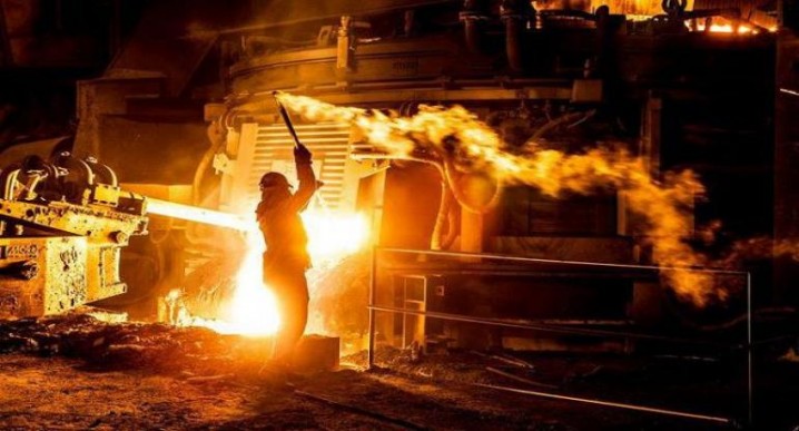 گیلان در حال تبدیل شدن به قطب تولید صنعت فولاد کشور است
