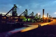 ریزش قیمت سنگ آهن و کاهش مجدد تولید کارخانه های فولاد