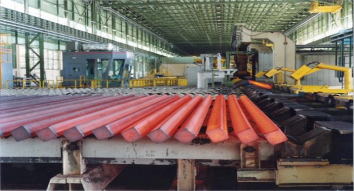 توليد شمش های صادراتی با مقطع ۱۳۰×۱۳۰ ميليمتر در ذوب آهن اصفهان