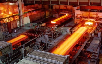 تعیین دستوری برای قیمت فولاد به سود دلالان است