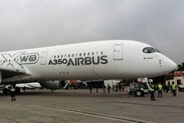 جزییاتی از هواپیمای ایر باس A350 که در فرودگاه مهرآباد به زمین نشست