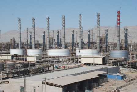 تولید بنزین از پالایشگاه ستاره خلیج فارس تاپایان امسال آغاز می شود