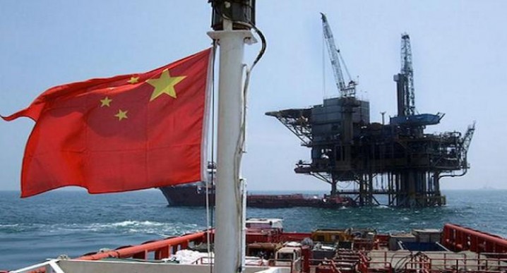 افت تولید چین به پایان عرضه مازاد نفت در جهان کمک می کند