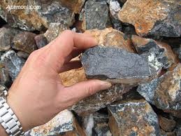 صعود اندک سنگ‌آهن در پی انفجار در 2 معدن