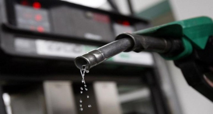 کاهش ٢ دلاری قیمت بنزین در بازار آسیا