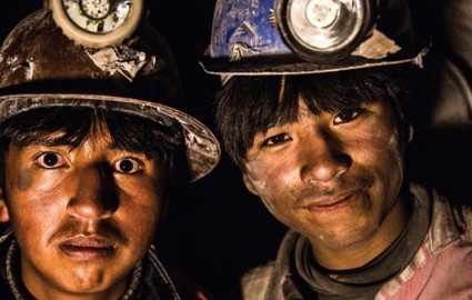 ۱۹ معدنچی بولیویایی محبوس در یک معدن زغال سنگ نجات یافتند