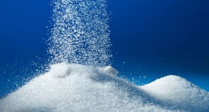 دولت تعرفه واردات شکر را از ۲۶ به ۲۰ درصد کاهش داد