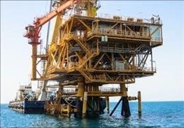 پیشنهادهای نفتی برای تولید 6 میلیون بشکه نفت در ایران/برنامه غول های نفتی در بازار کم رمق نفت