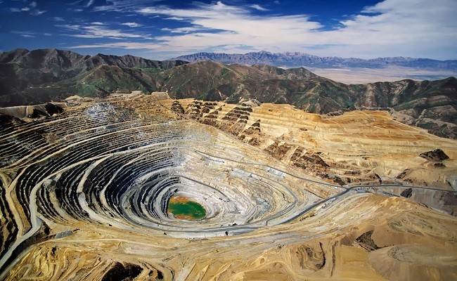 استخراج 7 میلیون تن سنگ‌آهن از معدن چادرملو 