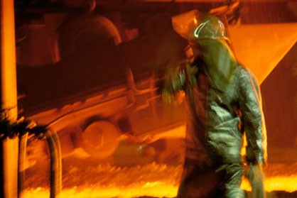 معوقات کارگران گروه ملی فولاد پرداخت می شود