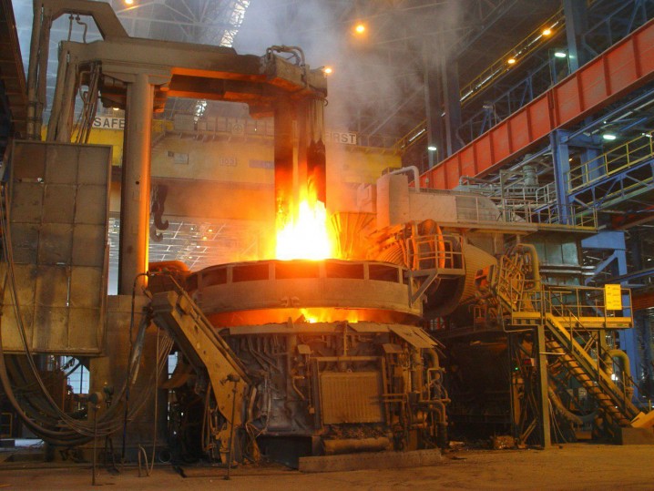 ثبت رکورد جدید تولید فولاد خام در واحد دوم فولادسازی