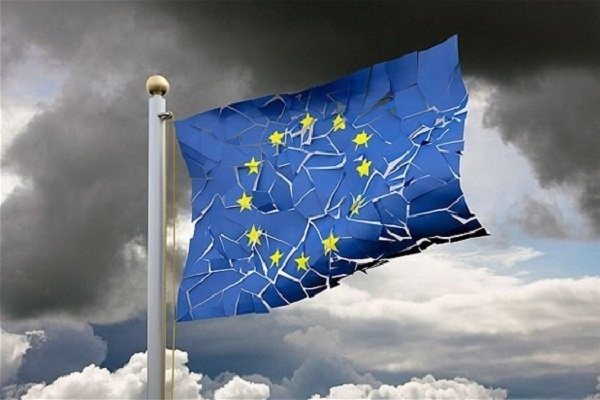 بحران ایتالیا دامن یورو را گرفت/ سقوط ارزش یورو